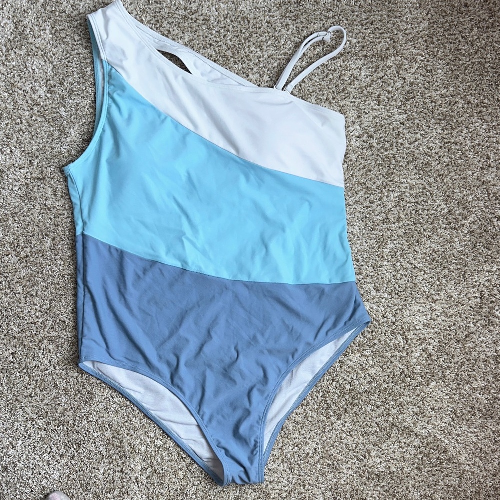 SHEIN Colorblock One-Piece Swimsuit